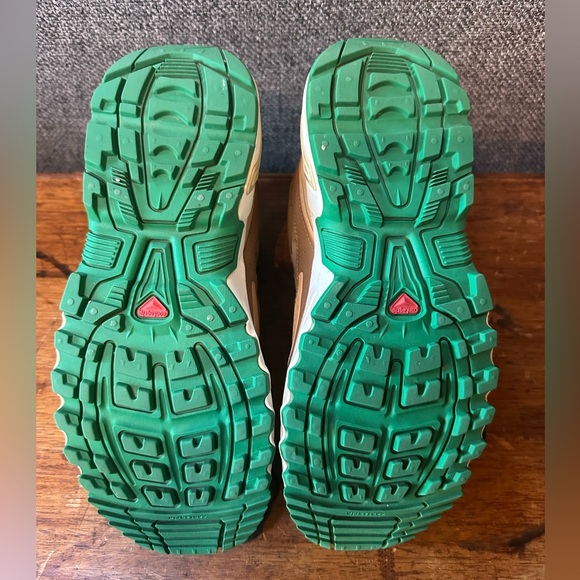 Salomon ACS+ OG in the colorway Taffy / Rubber / Jolly - Picture 4 of 6